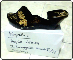 order sandal kelom geulis | Deyla Arinta Sby